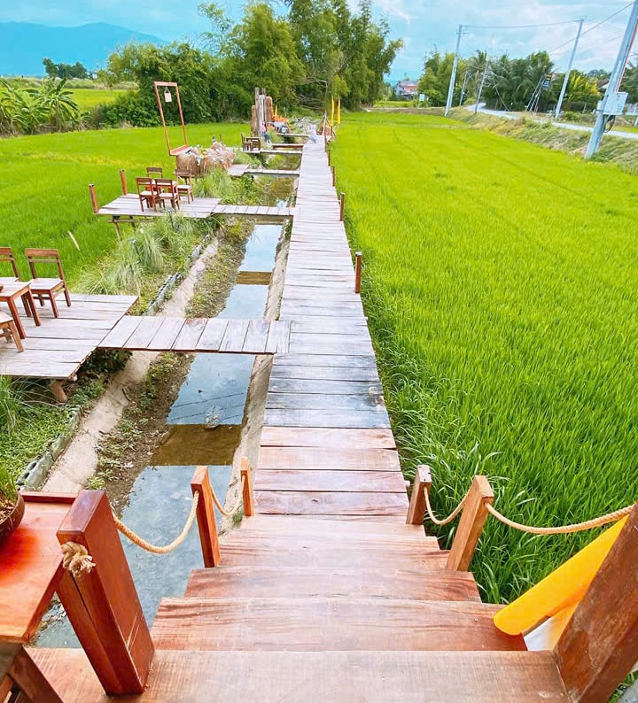 Gác Lúa Coffee - Quán cà phê view đồng lúa siêu chill ở Diên Khánh, Khánh Hòa