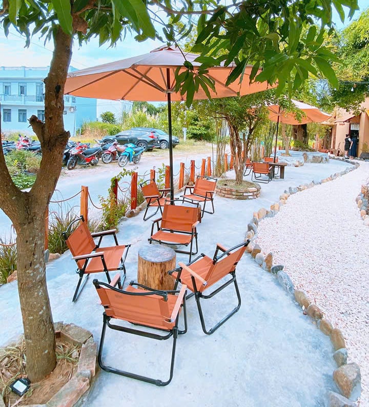 Gác Lúa Coffee - Quán cà phê view đồng lúa siêu chill ở Diên Khánh, Khánh Hòa