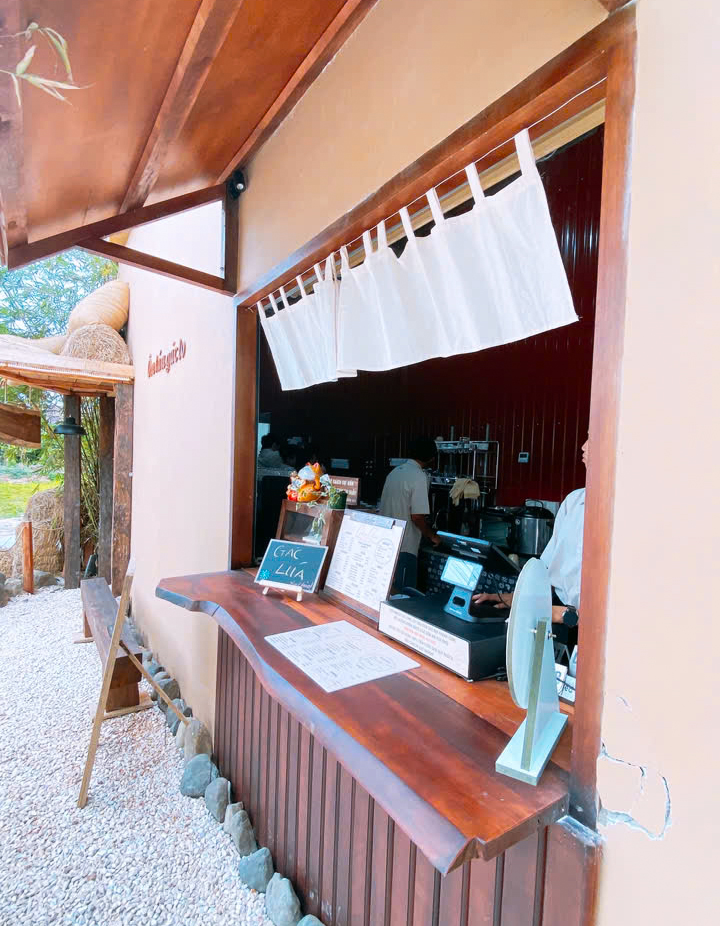 Gác Lúa Coffee - Quán cà phê view đồng lúa siêu chill ở Diên Khánh, Khánh Hòa