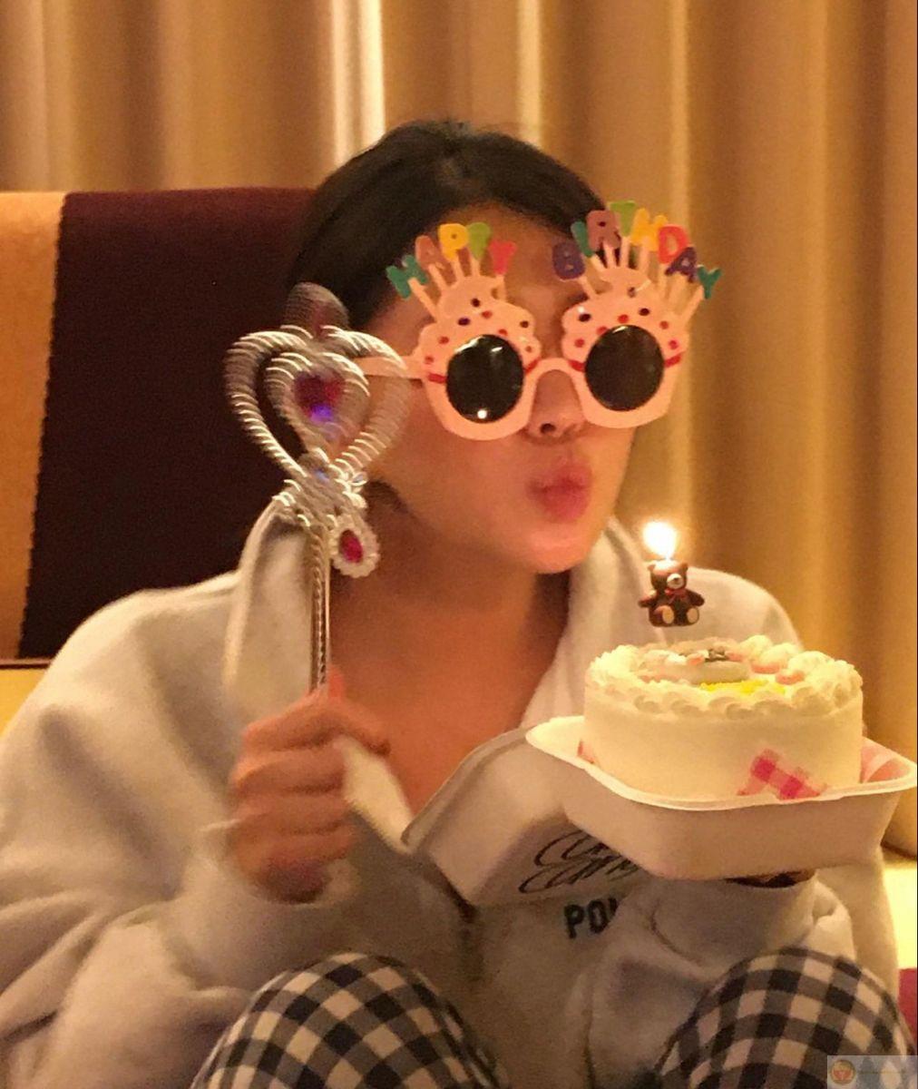 Tặng quà sinh nhật kèm cú plot twist điếng người