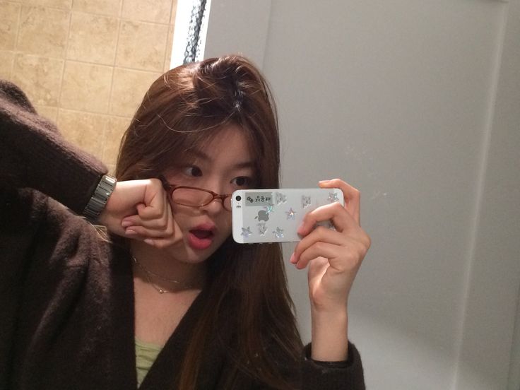 Tóc chưa chải, nhưng ánh mắt vẫn sáng