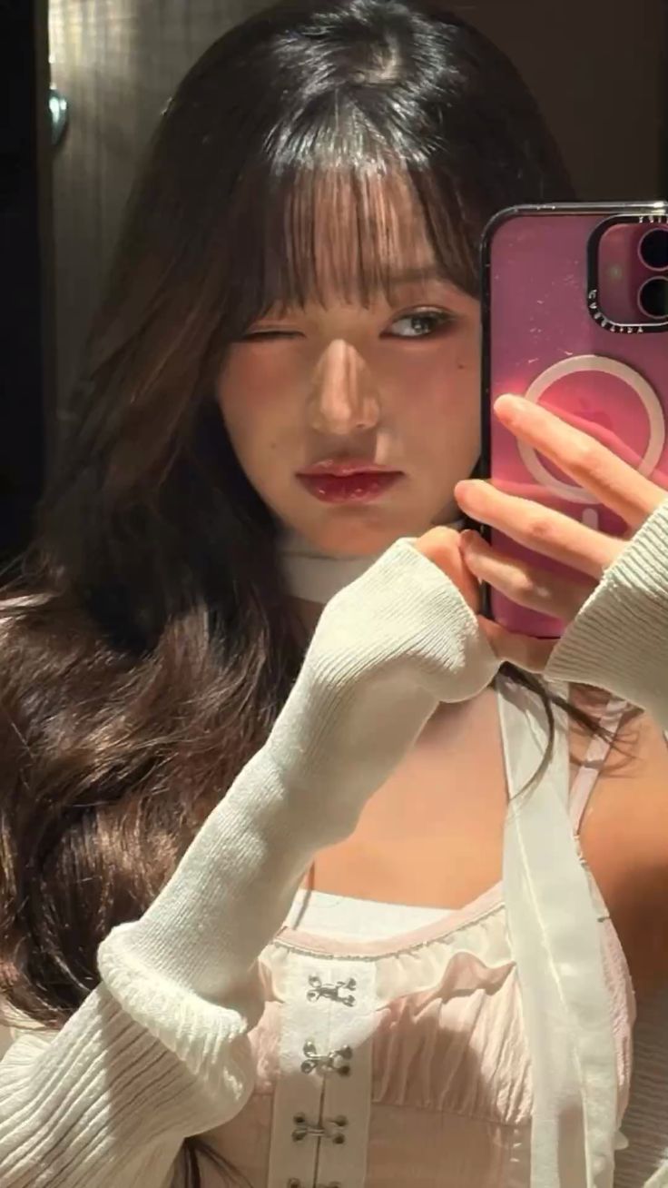 Đứng trước gương, mọi ồn ào đều biến mất