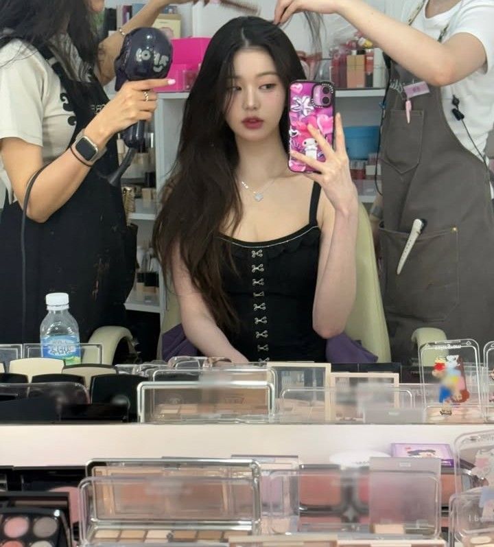 Không cần ai chụp, gương là người thấu hiểu nhất