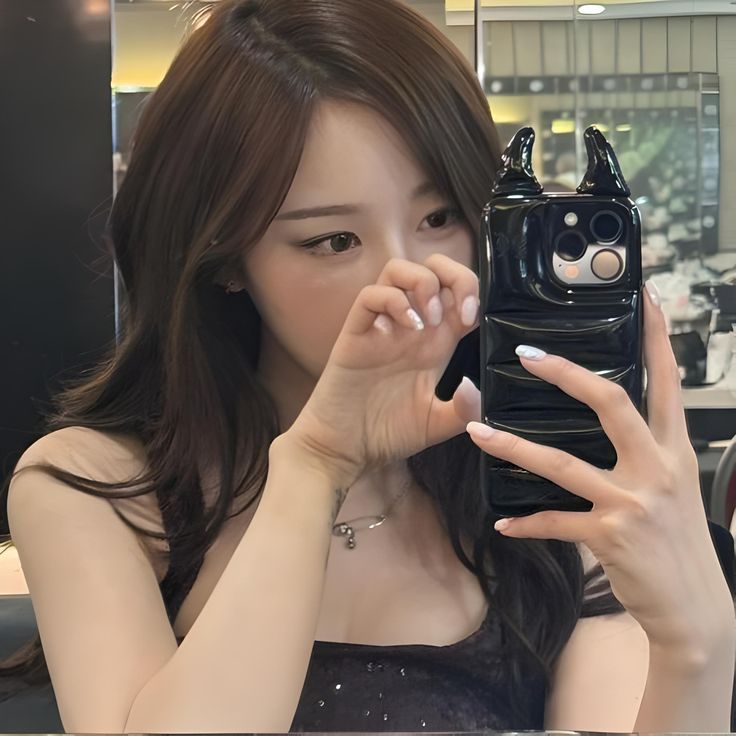 Một chút ánh vàng, một góc nghiêng nhẹ.