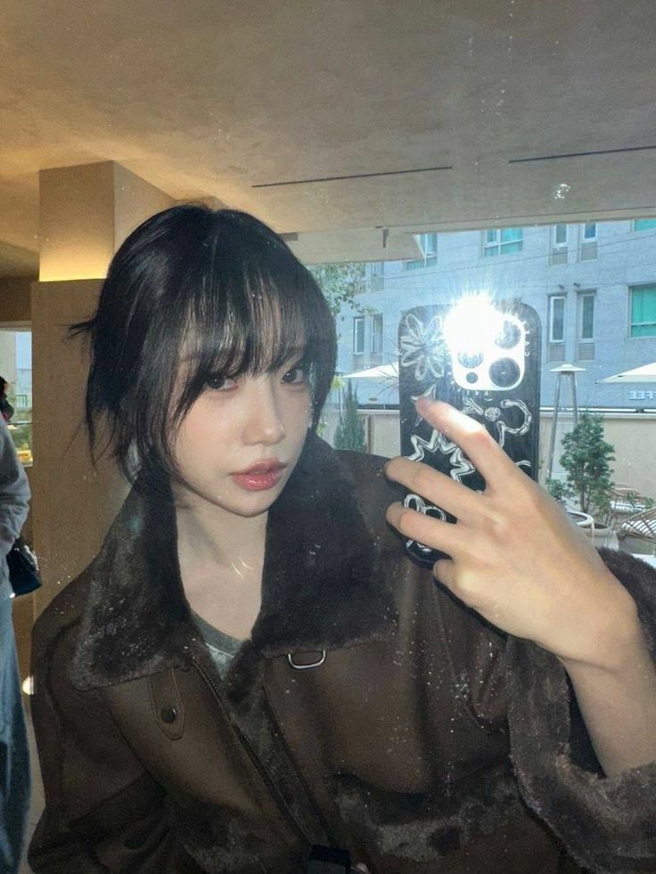 Tấm gương không biết nói dối, nhưng mình thì biết