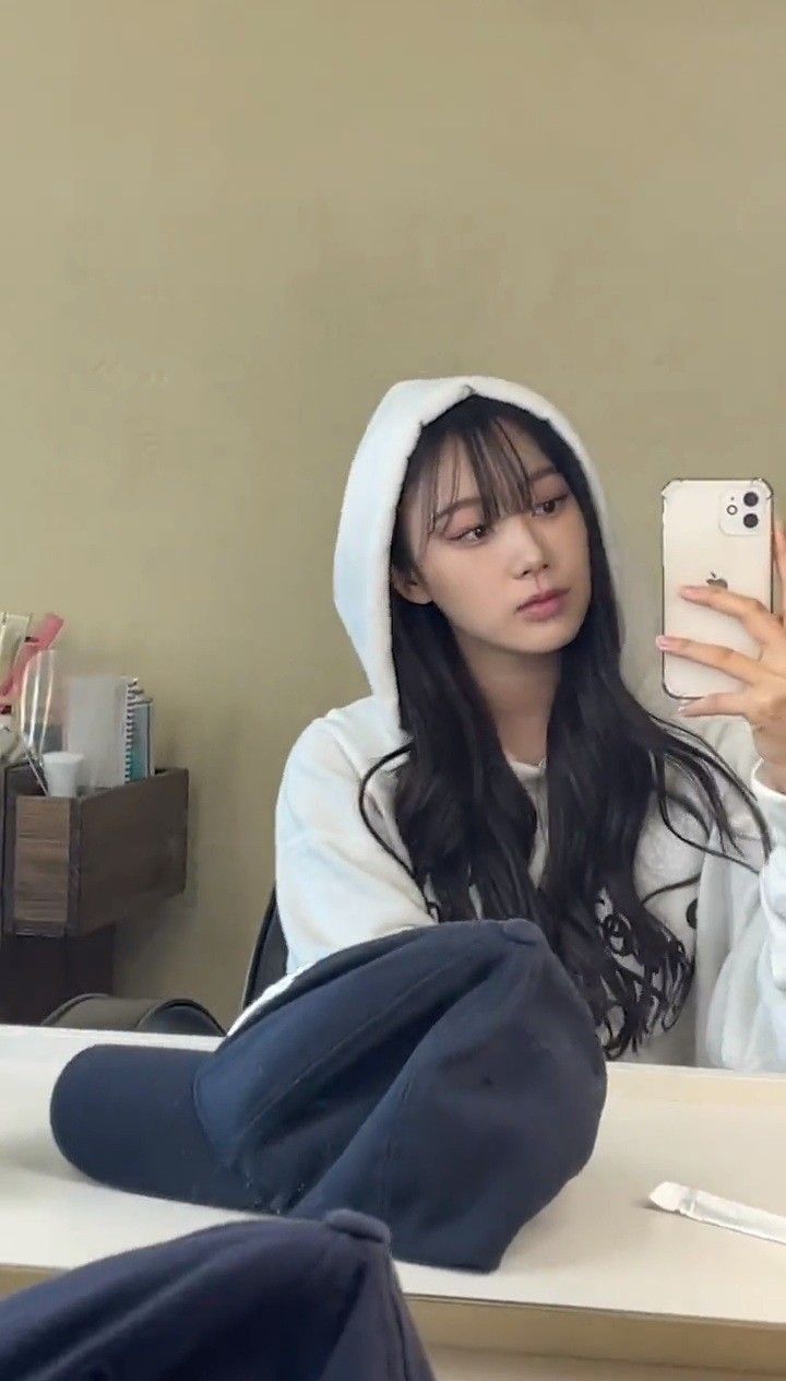 Tấm gương không có filter, nhưng mình có nụ cười.