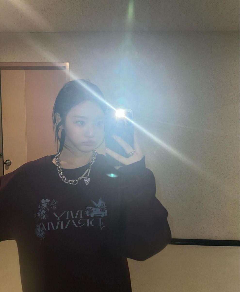 Ánh sáng có thể lung linh, nhưng mình phải là điểm nhấn.