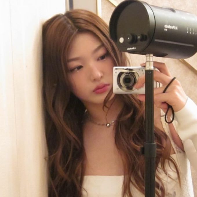 Ánh sáng trong phòng đủ để lòng bớt tối