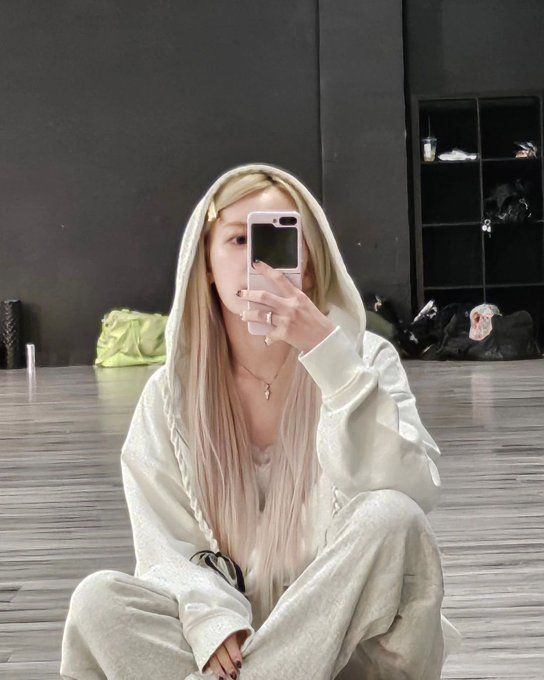 Có đôi lúc chỉ cần một tấm gương và ánh sáng