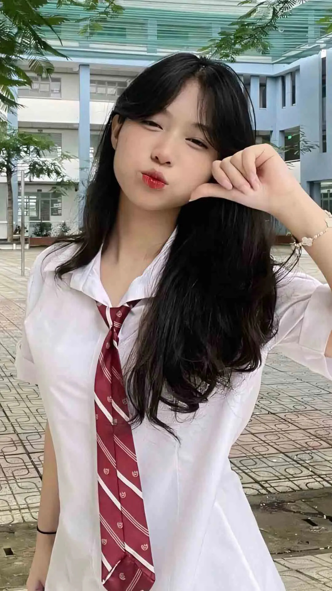 Mẫu teen 2010 tạo dáng nghệ thuật trong ảnh ngoại cảnh