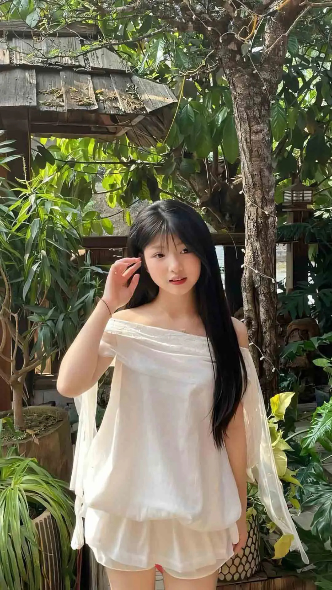 Nữ sinh 2010 biểu cảm mạnh mẽ trong ảnh ngoại cảnh