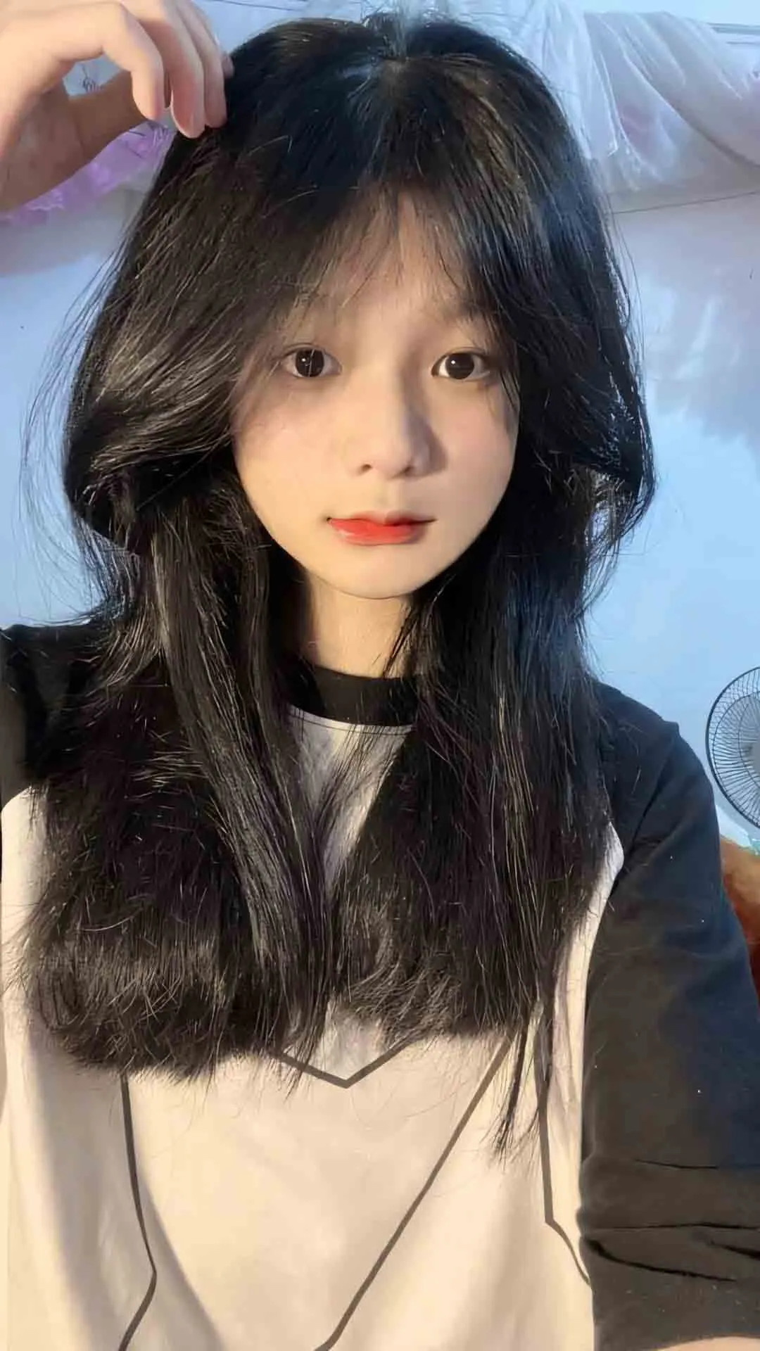 Influencer Gen Z sinh năm 2010 với vẻ ngoài cuốn hút