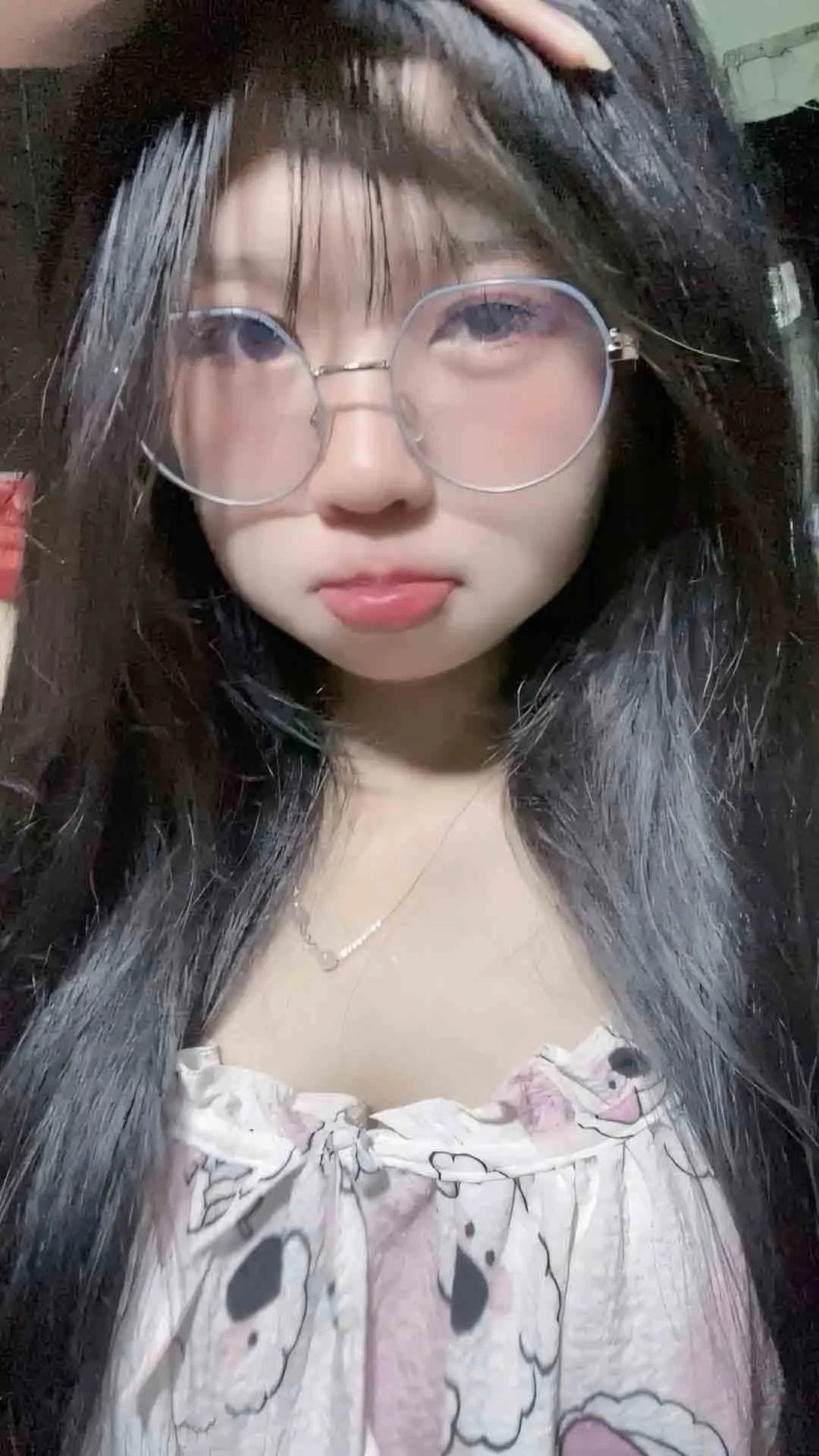 Ảnh tự chụp dễ thương của một cô bé 2k10