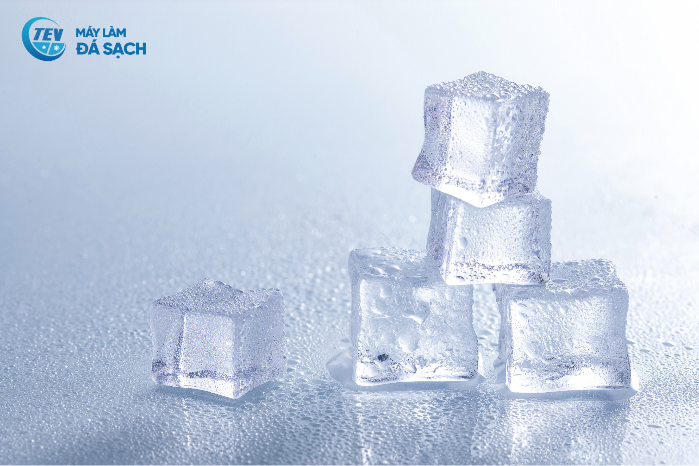 Hình ảnh đá viên tinh khiết có nền