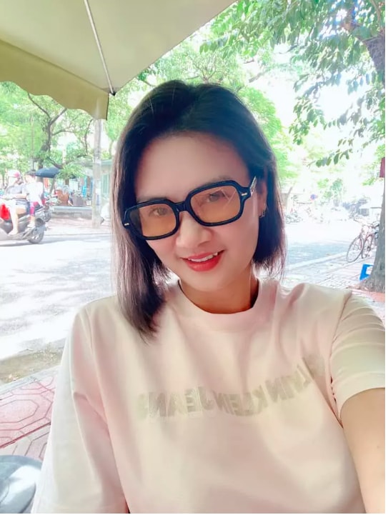 hoa khoi bong chuyen kim hue tha dang sexy ben be boi hinh 4