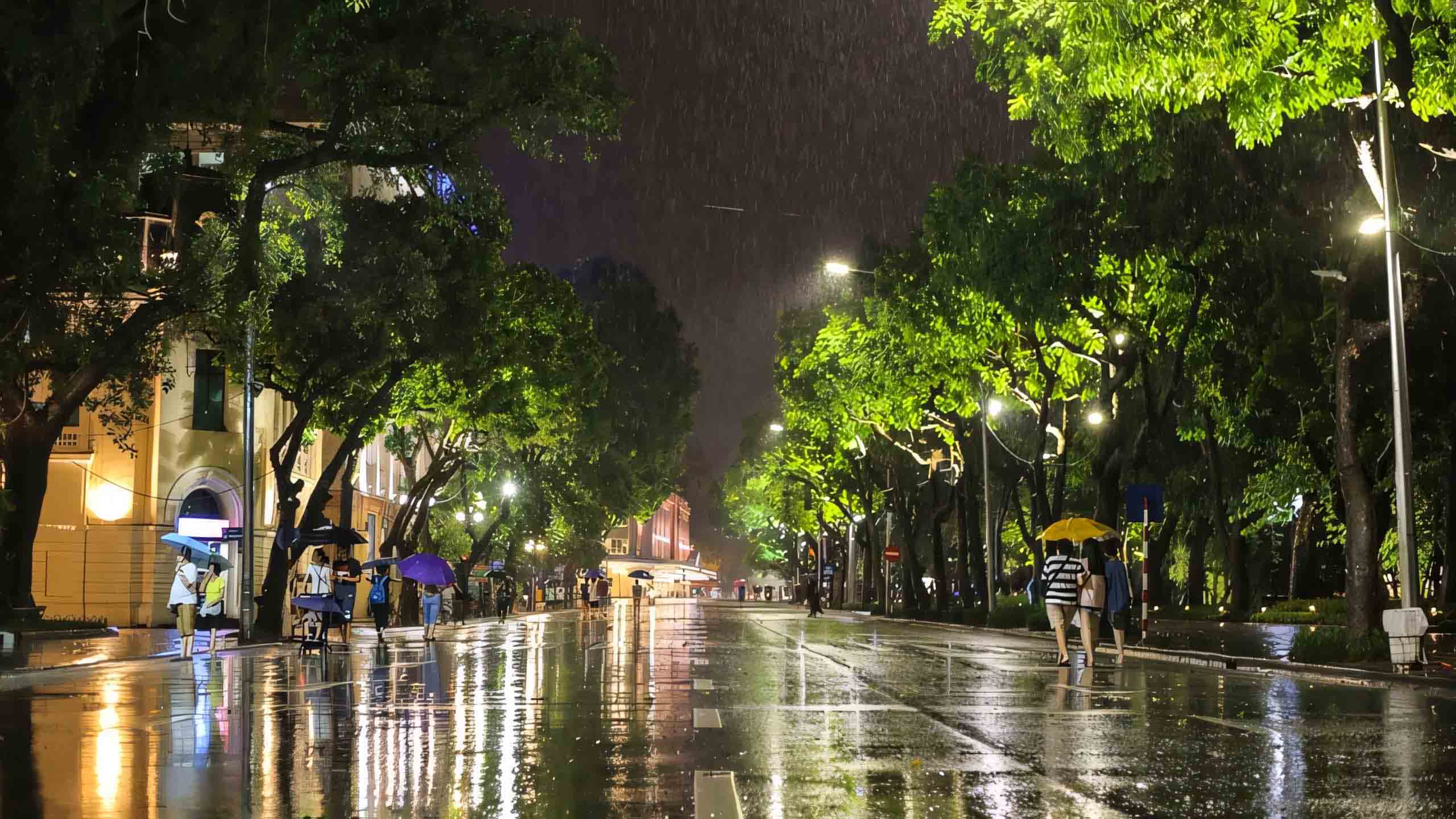 ha noi hinh anh mua buon tren pho 2560px 1440px 2k 1