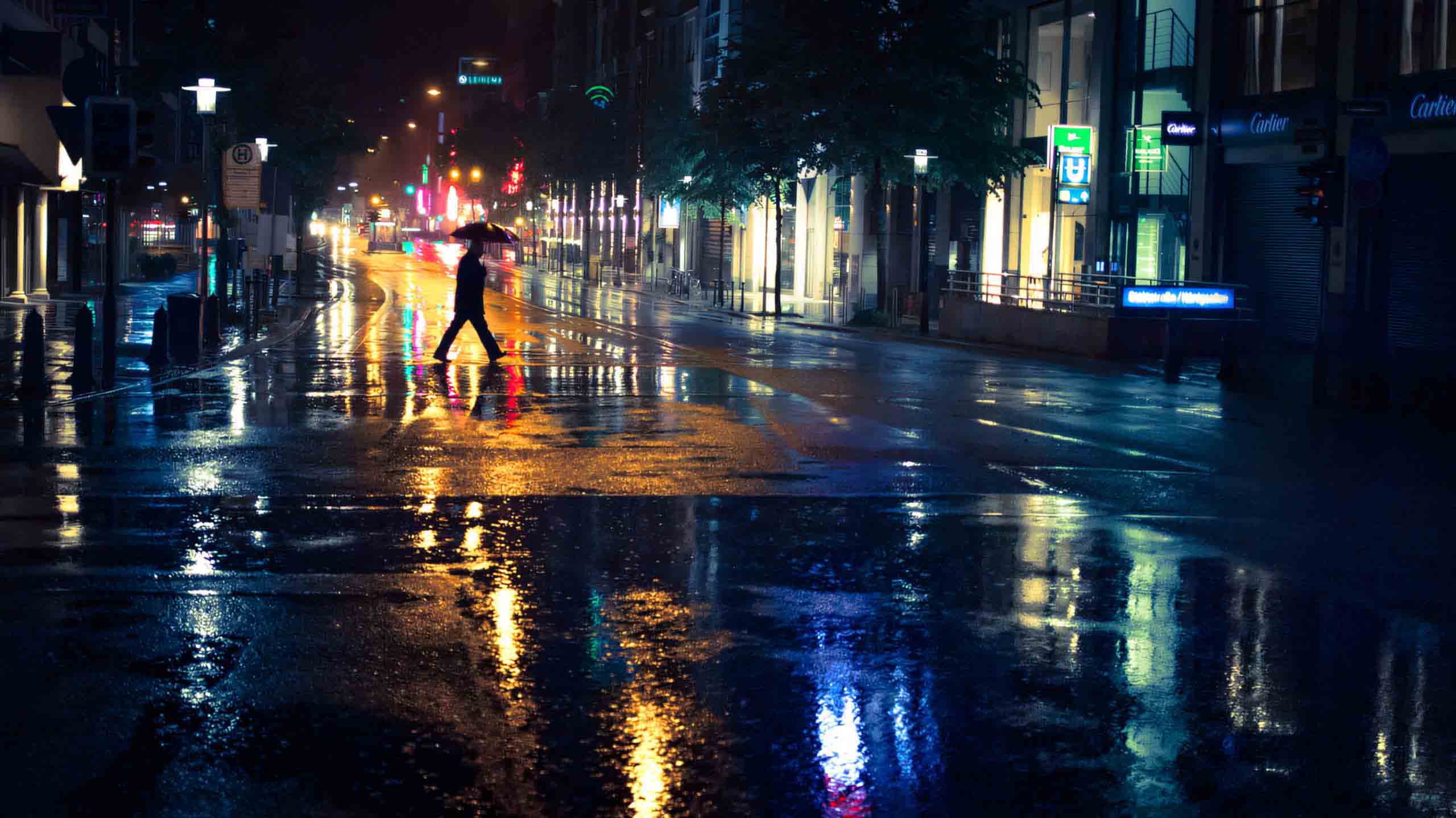 con mua dem hinh anh mua buon tren pho 2560px 1440px 2k 9