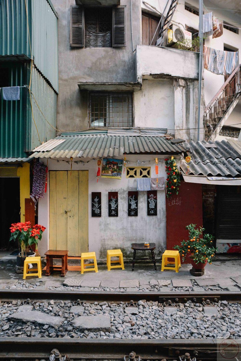 Tiếng xe hòa cùng nhịp bước chân tạo nên bản nhạc thân quen