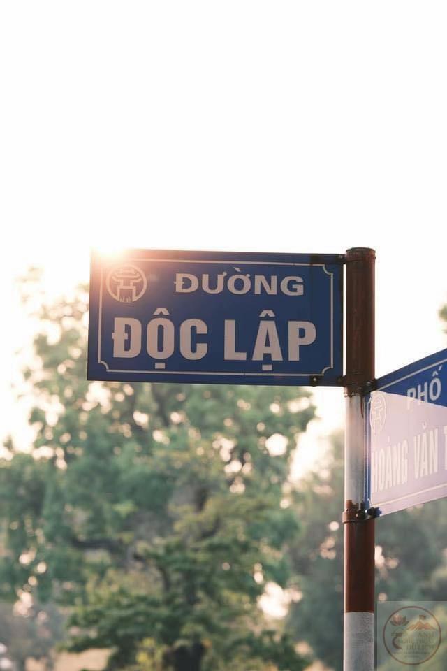 Bước chậm trên con đường quen, ta dễ tìm thấy cảm giác bình yên