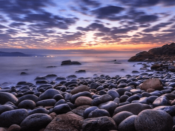 Vẻ đẹp của tạo hoá đã ưu ái cho thiên nhiên Bình Định tạo nên sức hút của bãi tắm Hoàng Hậu