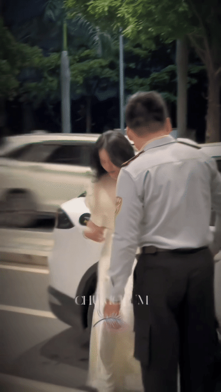 3 triệu người xao xuyến khi cố tua chậm cảnh mỹ nhân bước xuống xe: Hào quang cô ấy chói quá!