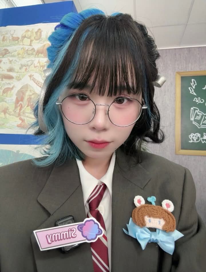 Mèo Simmy là ai với hành trình sáng tạo nổi bật