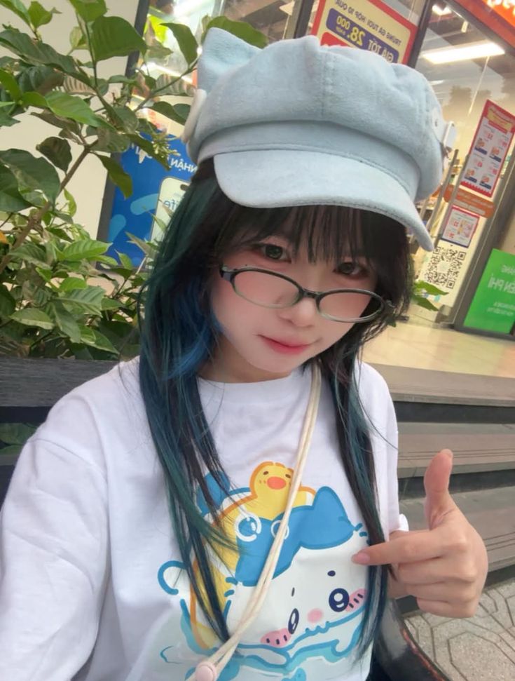 Ảnh Mèo Simmy cute được chia sẻ rộng rãi trên mạng