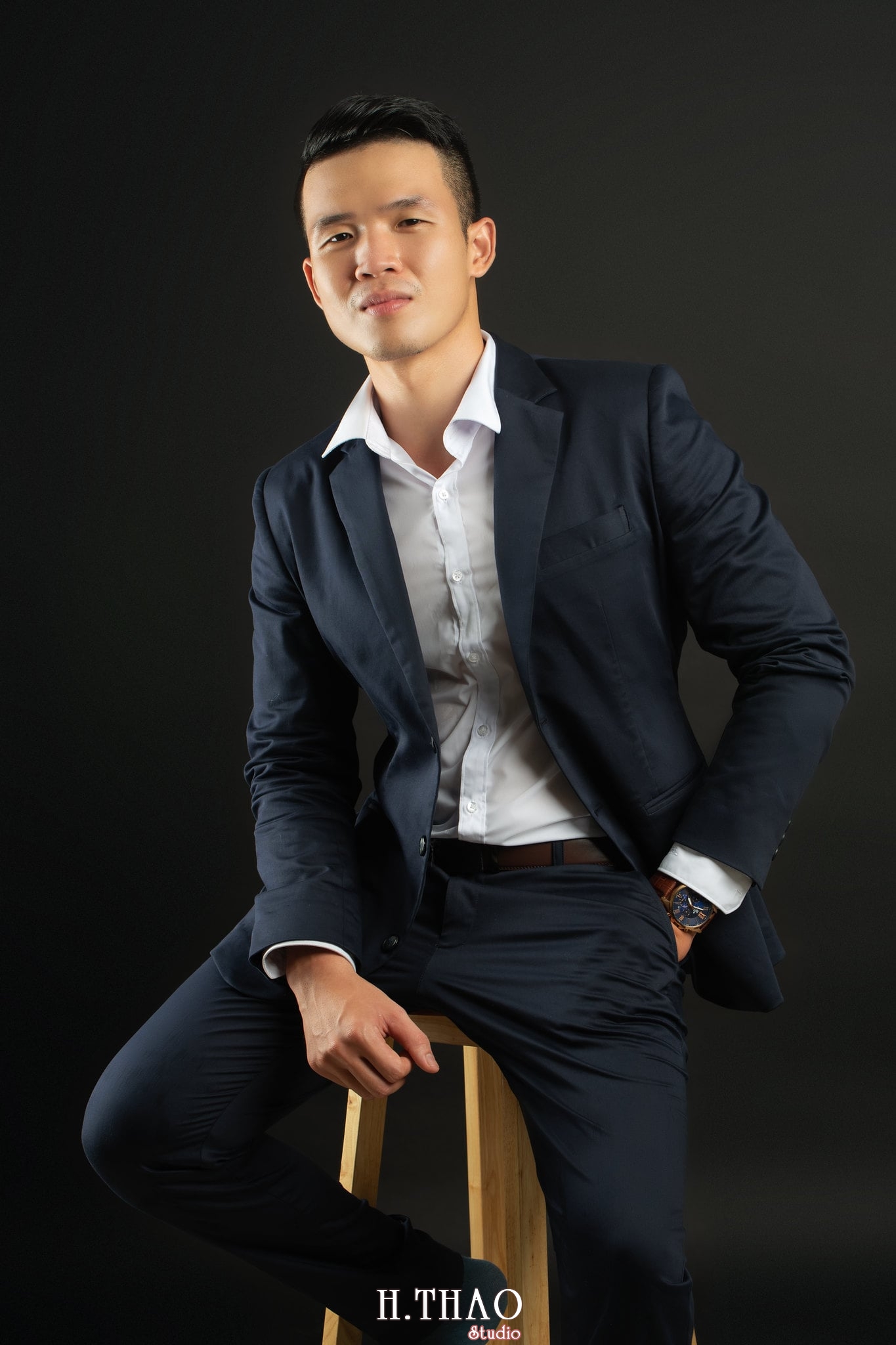 Anh Profile 600k 5 - 35 cách tạo dáng chụp ảnh doanh nhân chuyên nghiệp - HThao Studio
