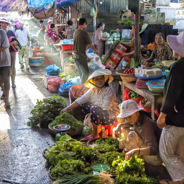 Ảnh đồng quê có cảnh họp chợ sáng nhộn nhịp bên bờ sông