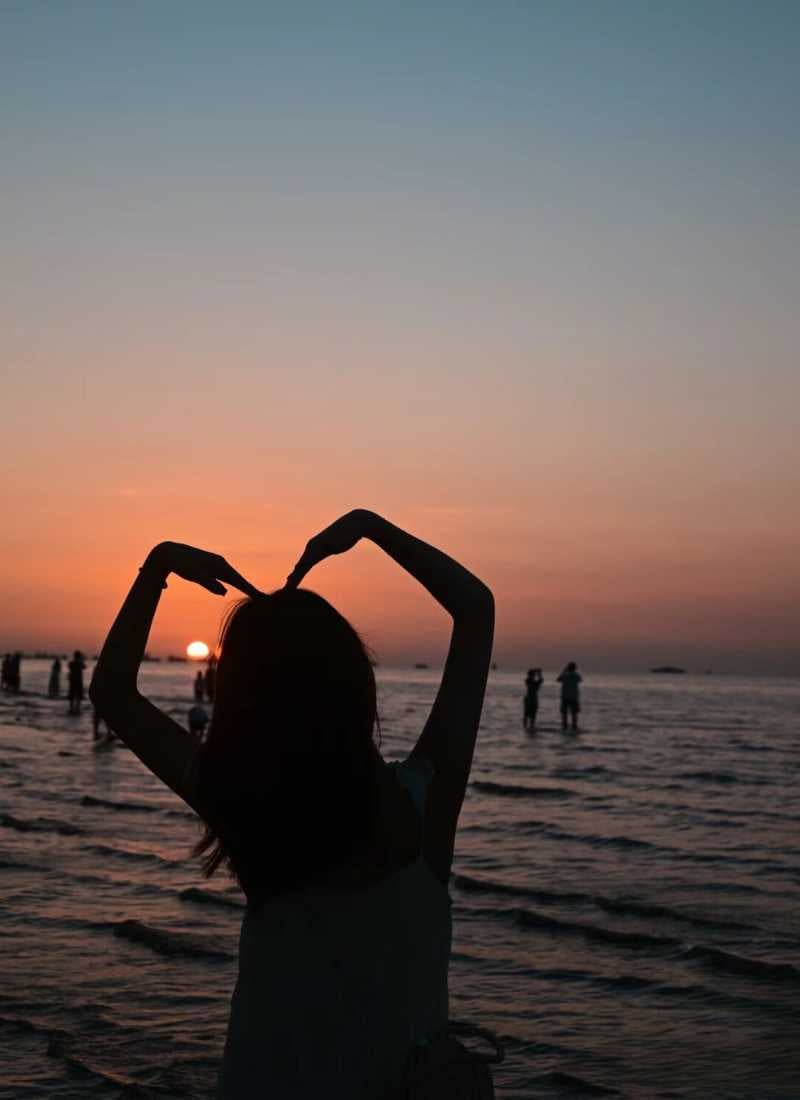 Để lưng em nói hộ những điều chưa kịp nói