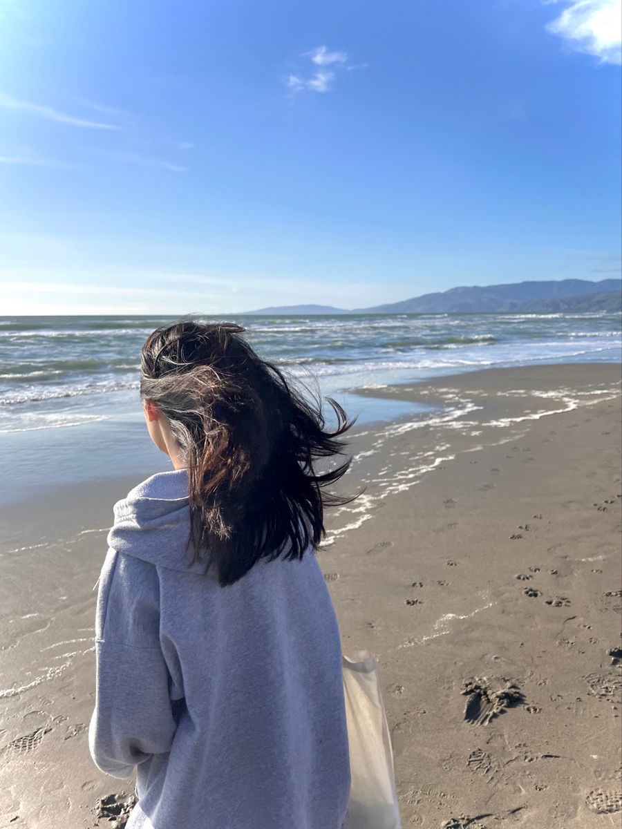 Dáng quay lưng làm ảnh thêm phần tĩnh lặng