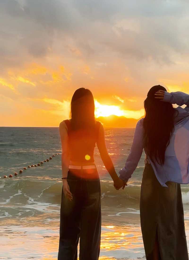 Dáng đứng quay lưng khiến người ta muốn bước theo