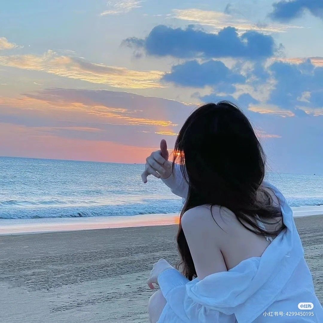 Dáng đứng im lặng giữa biển khơi là dáng của tự do