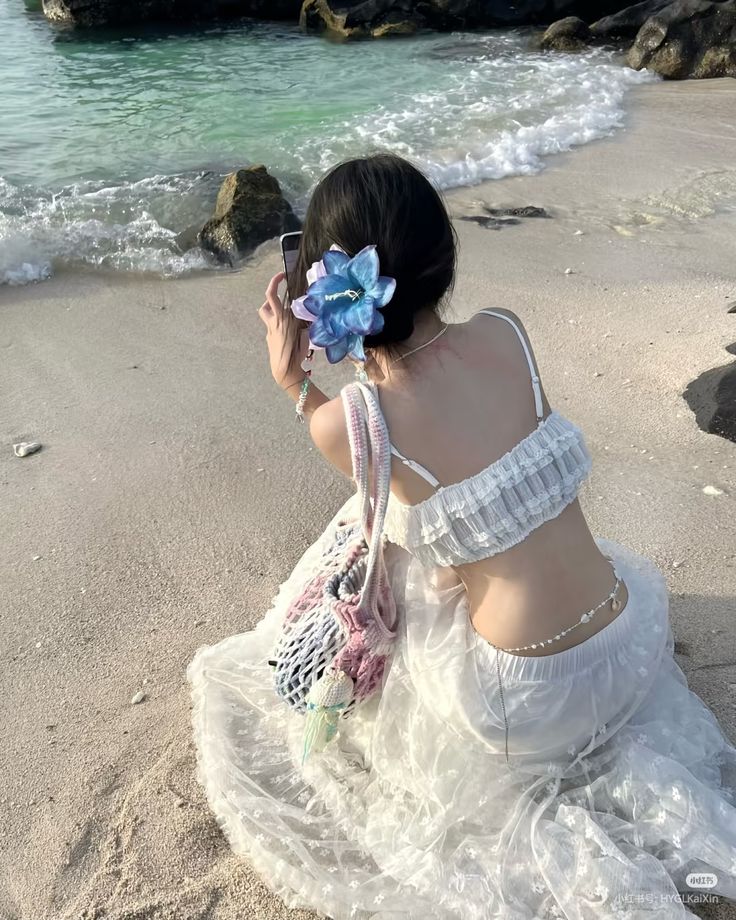 Một tấm lưng nhỏ cũng đủ gợi nhớ biển trời