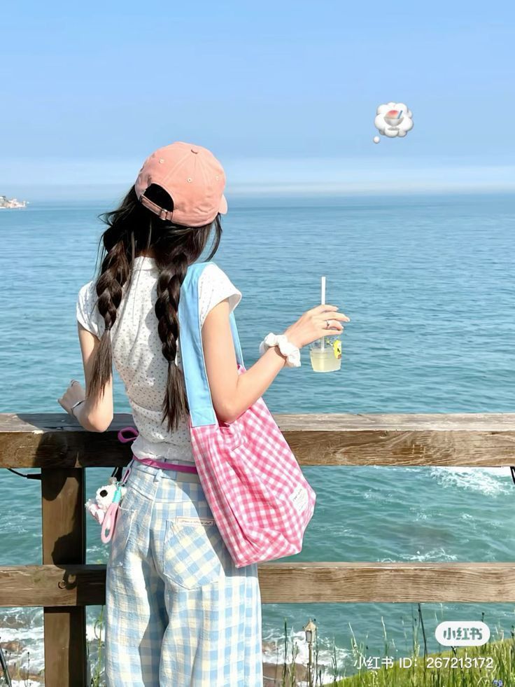 Ảnh sau lưng giúp người xem tự kể câu chuyện