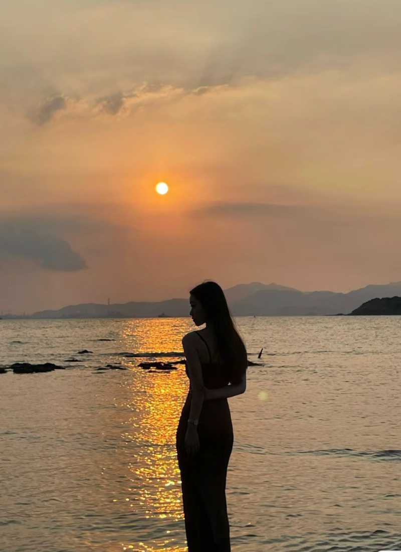 Tựa lưng vào gió, thả hồn theo mây