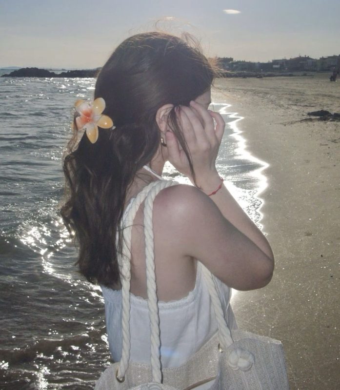 100+ Tip tạo dáng chụp ảnh sau lưng ở biển nam, nữ