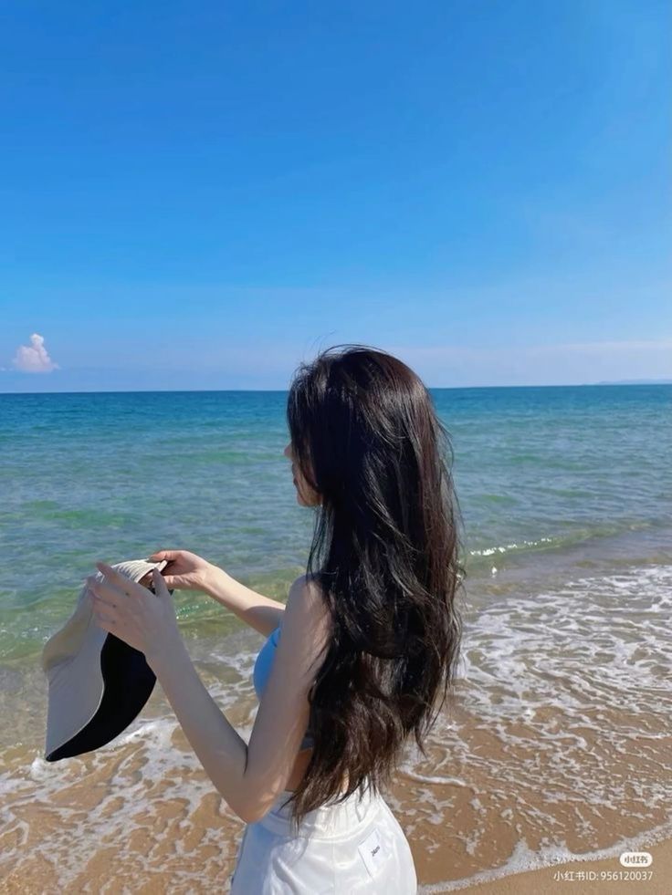 Đường chân trời phía trước, dáng em lặng phía sau