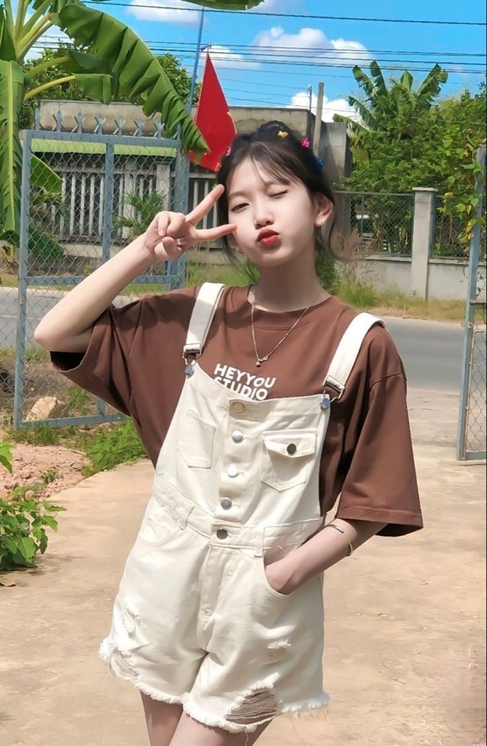 ảnh gái xinh k10 áo nâu