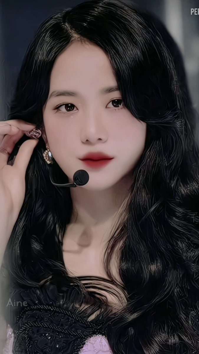 Hình ảnh Jisoo ngầu với phong cách thời trang ấn tượng