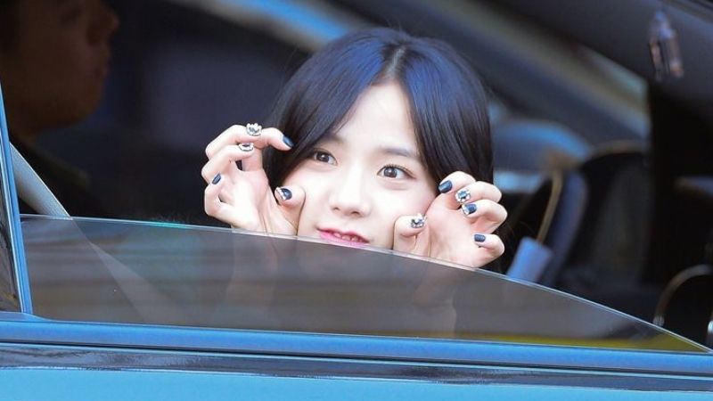 Ảnh Jisoo ngầu với thần thái thu hút mọi ánh nhìn.