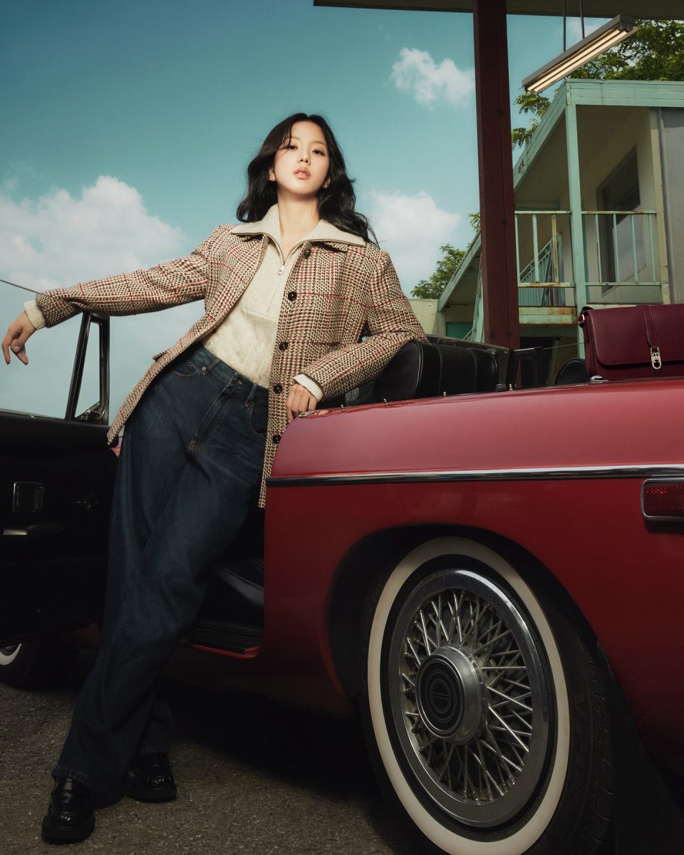 Ảnh Jisoo ngầu với thần thái đỉnh cao khiến fan hâm mộ không khỏi xuýt xoa.