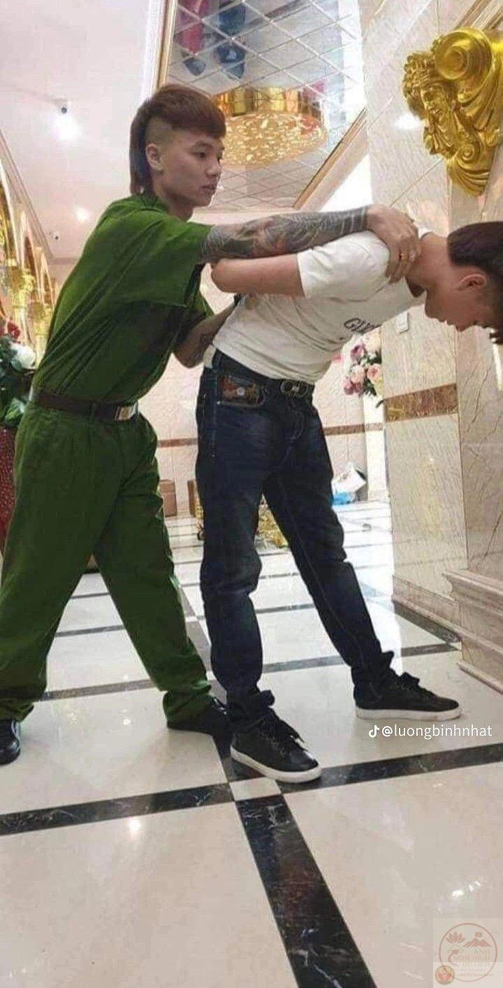 Khá Bảnh meme công an