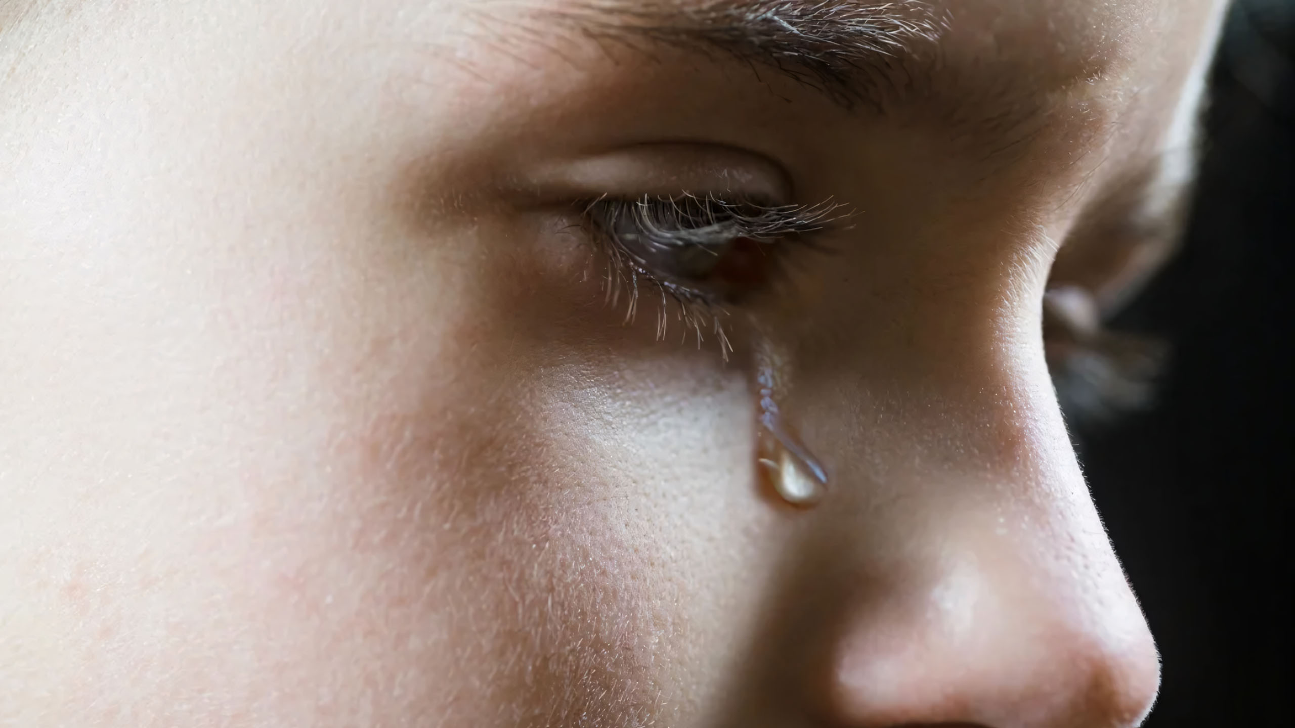 anh giot nuoc mat buon 2560px 1440px 2k 46