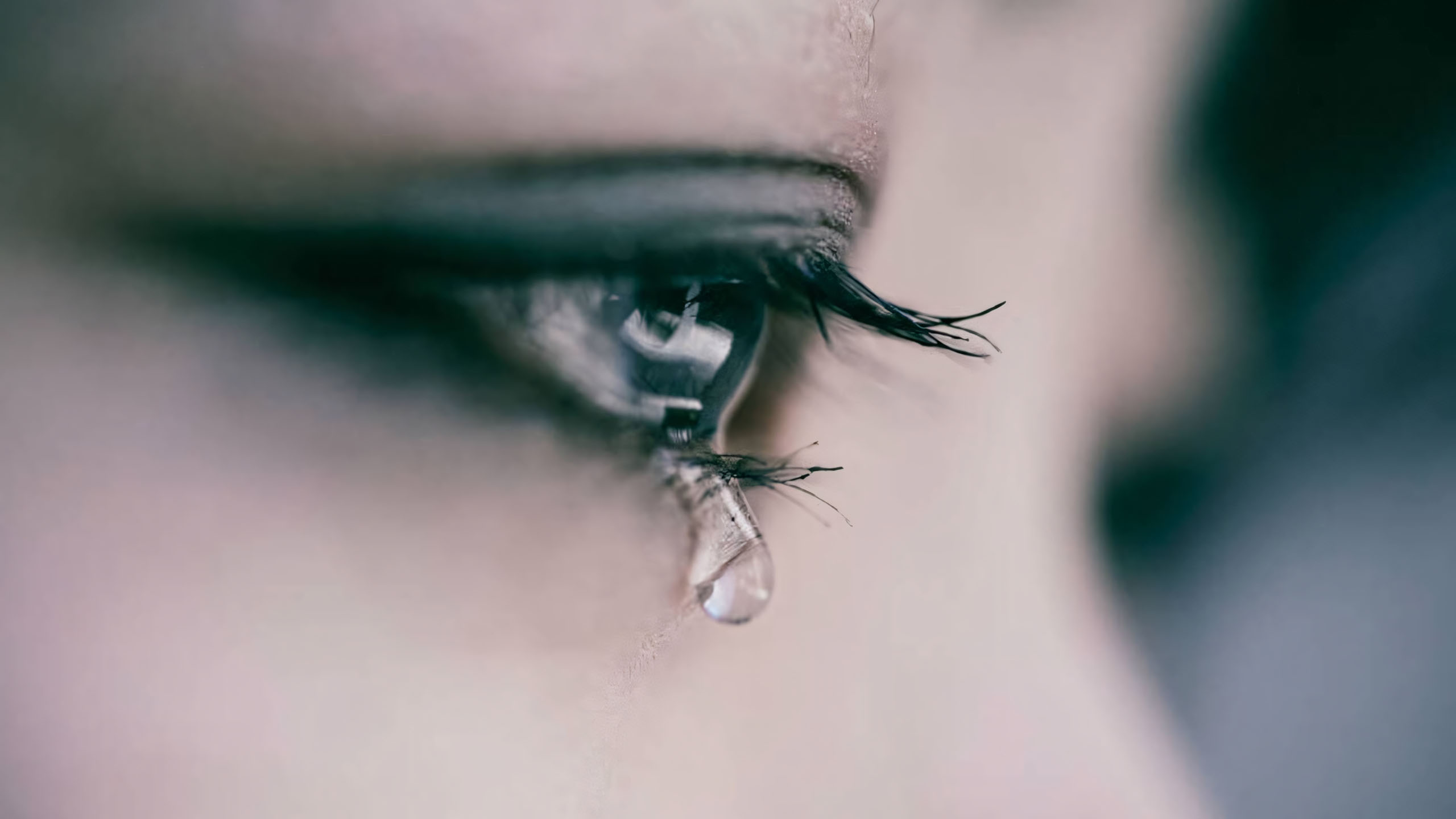 anh giot nuoc mat buon 2560px 1440px 2k 31