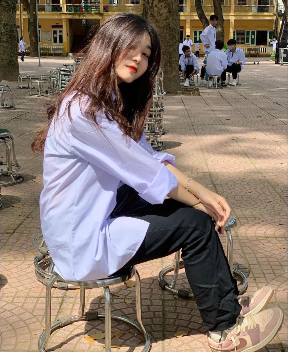 Sự trẻ trung tinh khôi trong ảnh gái xinh cấp 3 khiến lòng bồi hồi