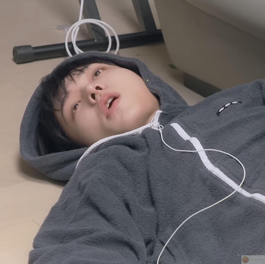 Tôi từng nghĩ mình quan trọng, giờ chỉ là người lạ