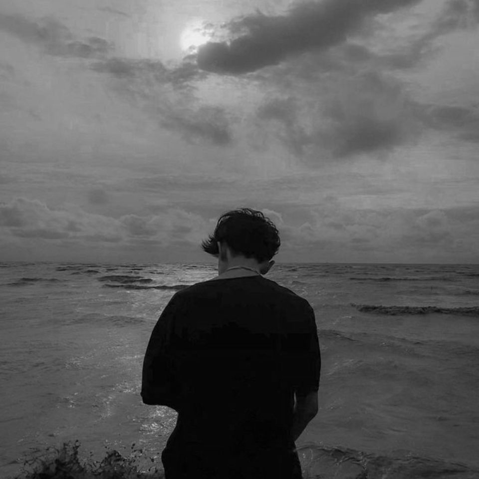 avatar anh chup sau lung nam buon 960px 960px avatar 6