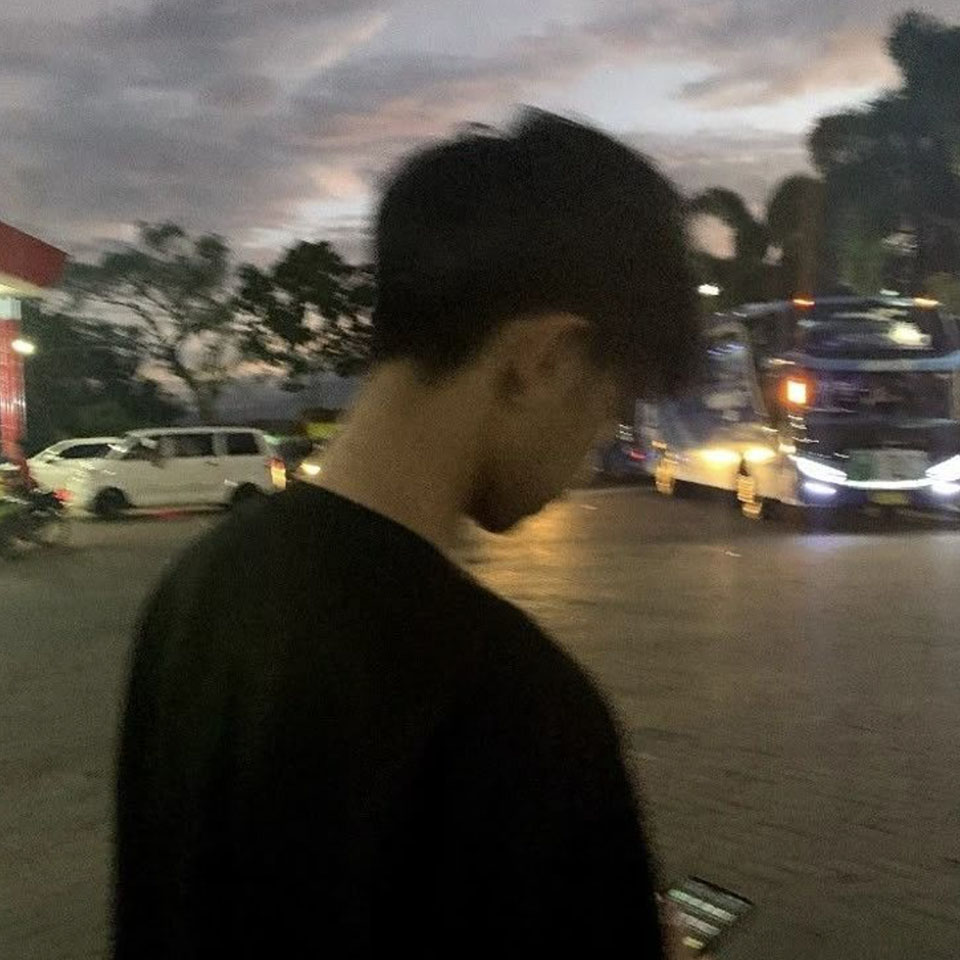 avatar anh chup sau lung nam buon 960px 960px avatar 10