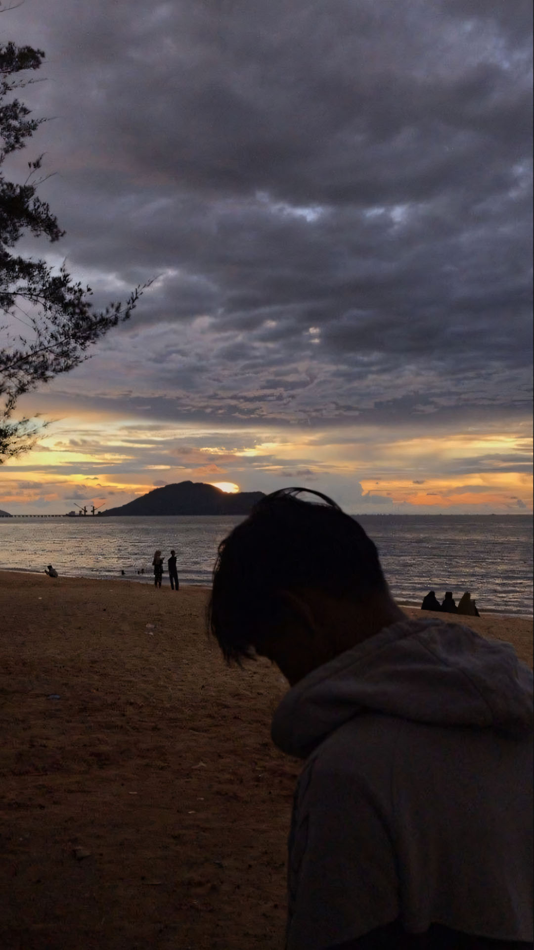 anh chup sau lung nam buon 1920px 1080px full hd 14